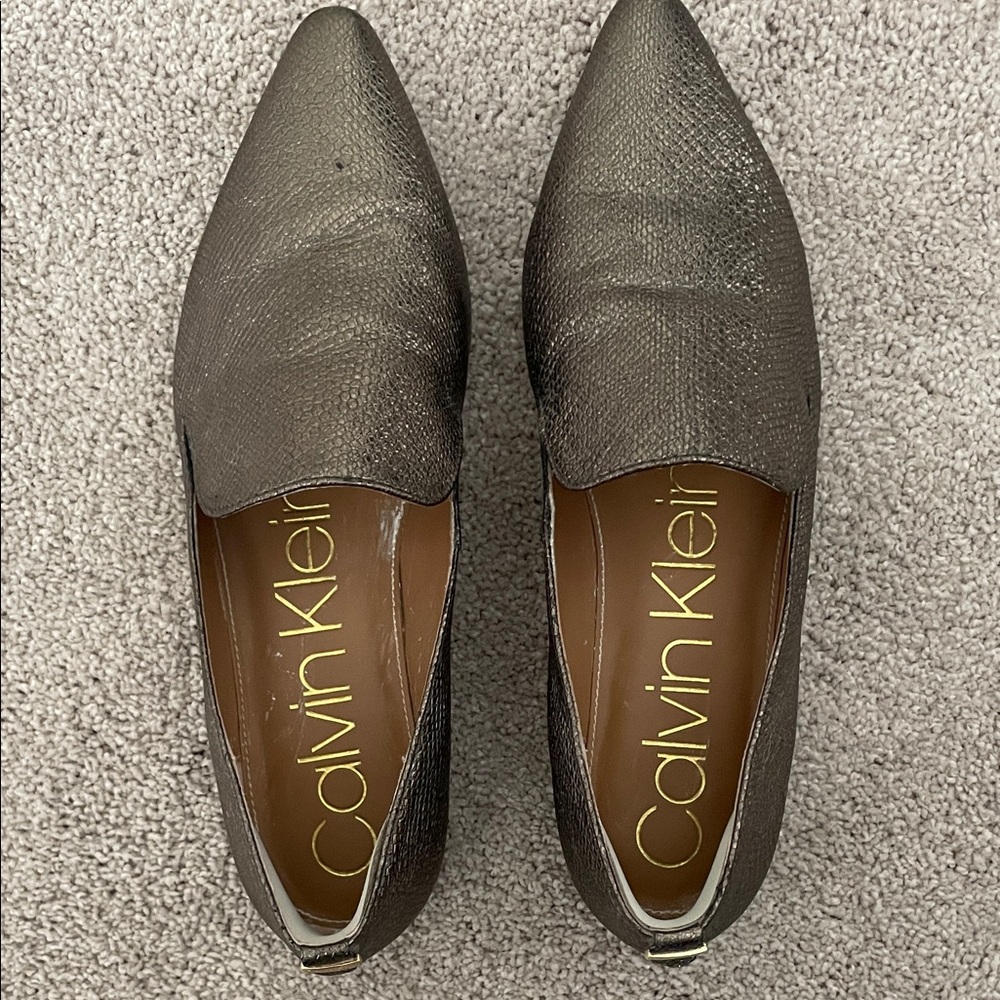 Calvin Klein Women's metallic textured Flats- size 7.5